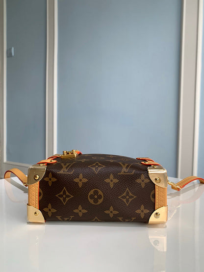 Franco Shops - Louis Vuittons  - 15404