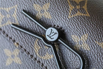 Franco Shops - Louis Vuittons  - 9922