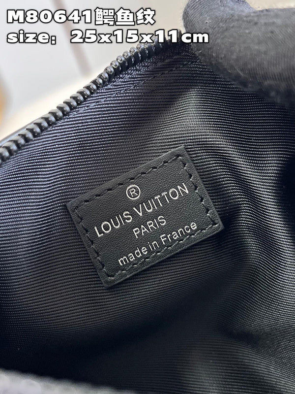 Franco Shops - Louis Vuittons  - 15787