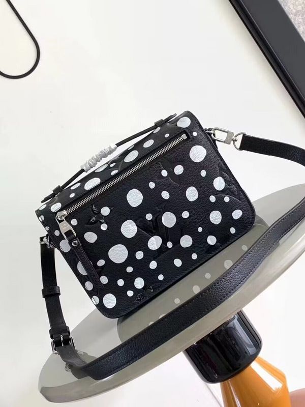 Franco Shops - Louis Vuittons  - 15264