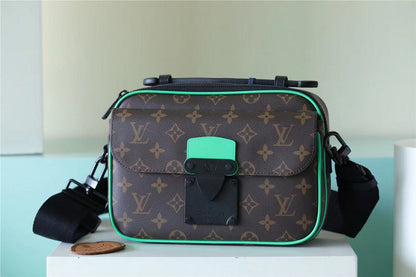 Franco Shops - Louis Vuittons  - 10095