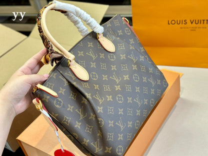 Franco Shops - Louis Vuittons  - 15001