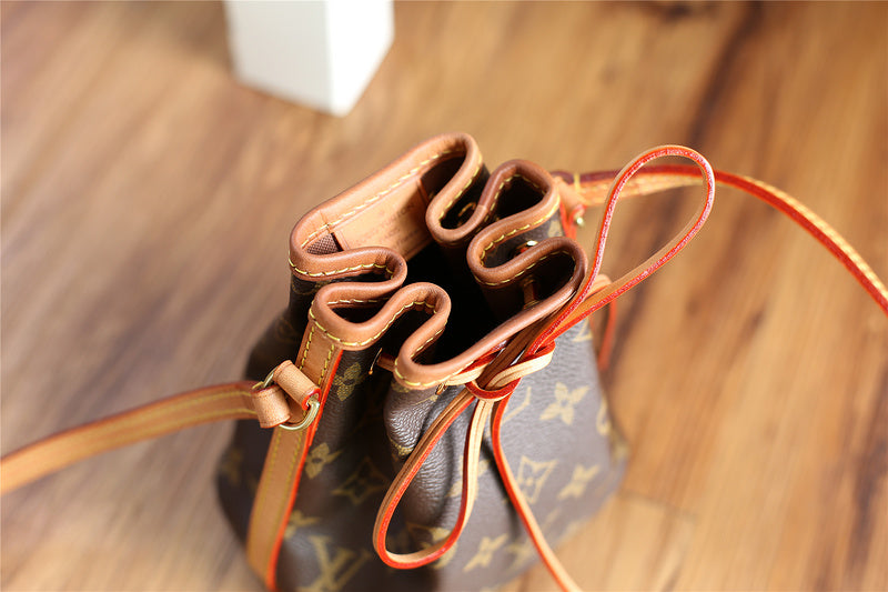Franco Shops - Louis Vuittons  - 9390