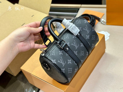 Franco Shops - Louis Vuittons  - 15040