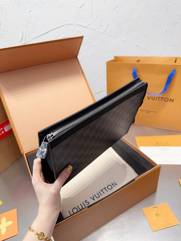 Franco Shops - Louis Vuittons  - 15018