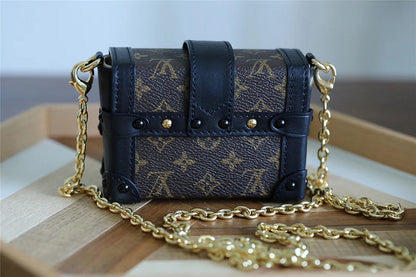 Franco Shops - Louis Vuittons  - 9322