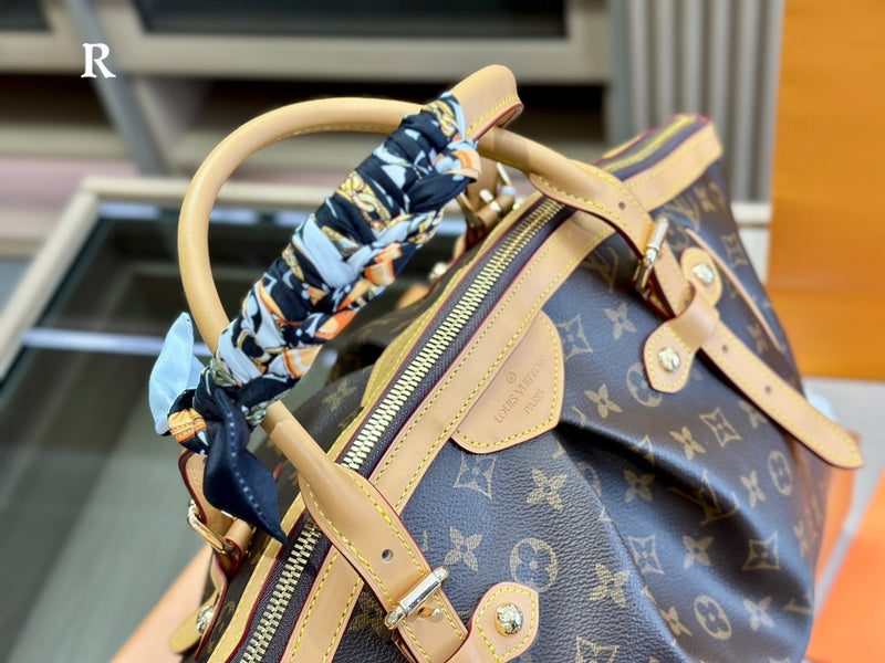 Franco Shops - Louis Vuittons  - 15011