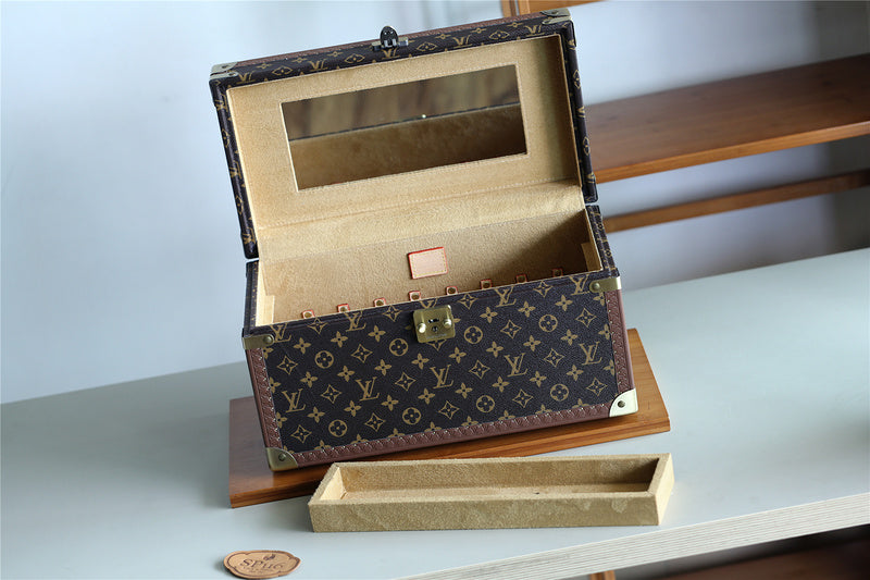 Franco Shops - Louis Vuittons  - 9513