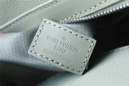 Franco Shops - Louis Vuittons  - 9595