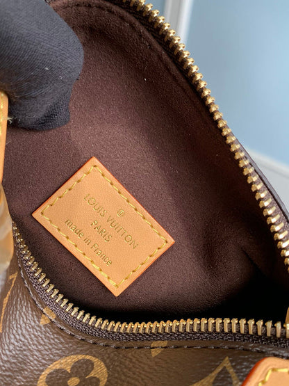 Franco Shops - Louis Vuittons  - 15404
