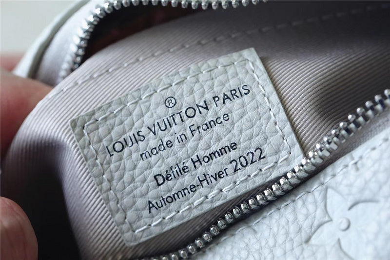 Franco Shops - Louis Vuittons  - 10139