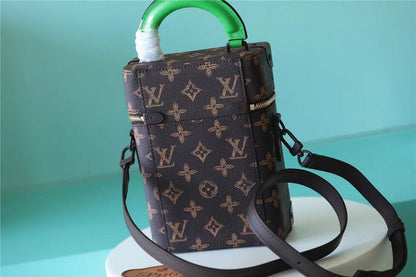 Franco Shops - Louis Vuittons  - 10015