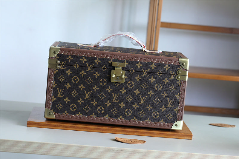 Franco Shops - Louis Vuittons  - 9513