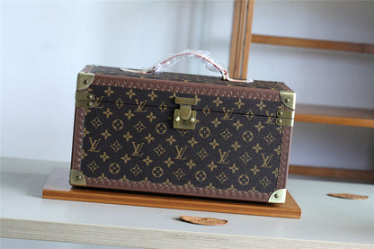 Franco Shops - Louis Vuittons  - 9513