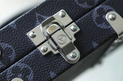 Franco Shops - Louis Vuittons  - 9935