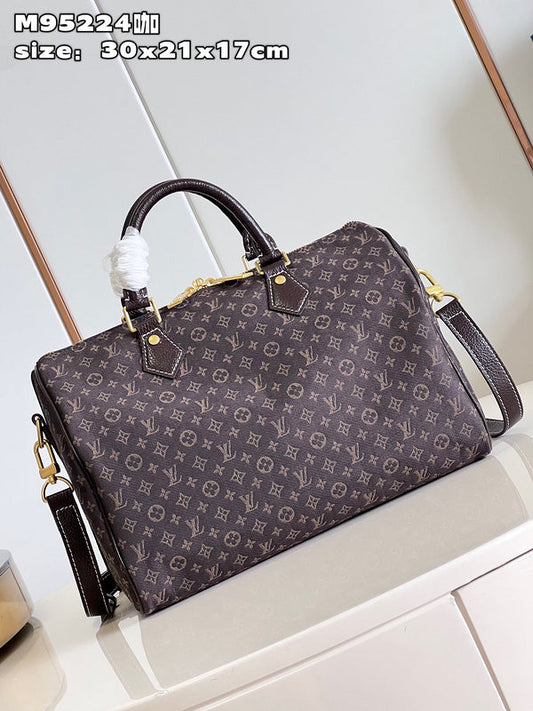 Franco Shops - Louis Vuittons  - 15335