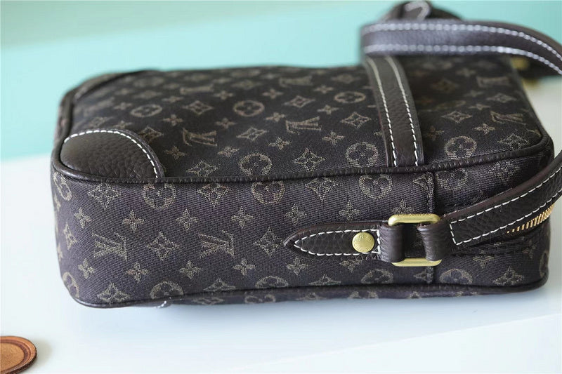 Franco Shops - Louis Vuittons  - 9904