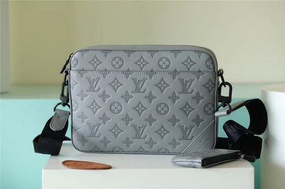 Franco Shops - Louis Vuittons  - 10046