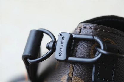 Franco Shops - Louis Vuittons  - 10077