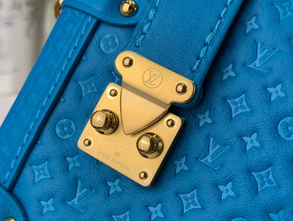 Franco Shops - Louis Vuittons  - 15744