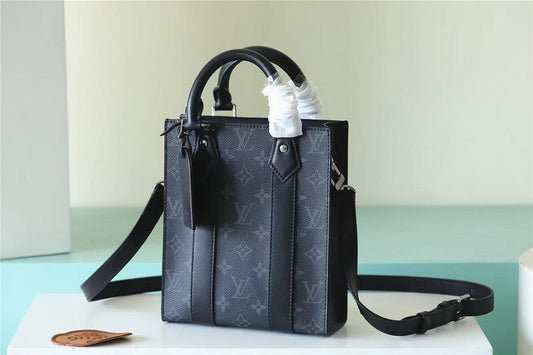 Franco Shops - Louis Vuittons  - 10025