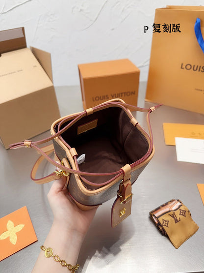 Franco Shops - Louis Vuittons  - 14945