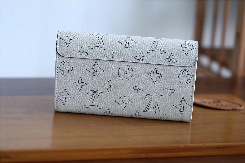 Franco Shops - Louis Vuittons  - 9349