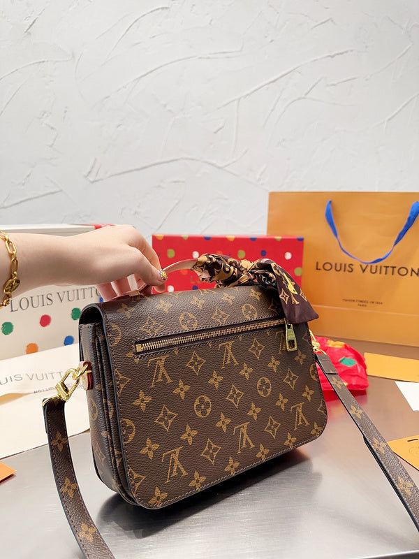 Franco Shops - Louis Vuittons  - 15059