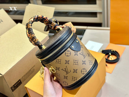 Franco Shops - Louis Vuittons  - 15045