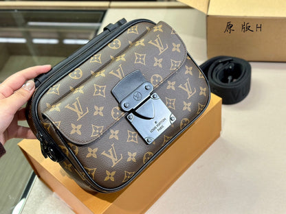 Franco Shops - Louis Vuittons  - 14985