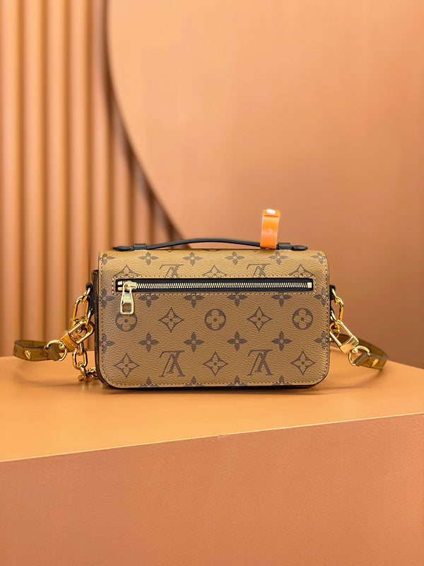 Franco Shops - Louis Vuittons  - 15377