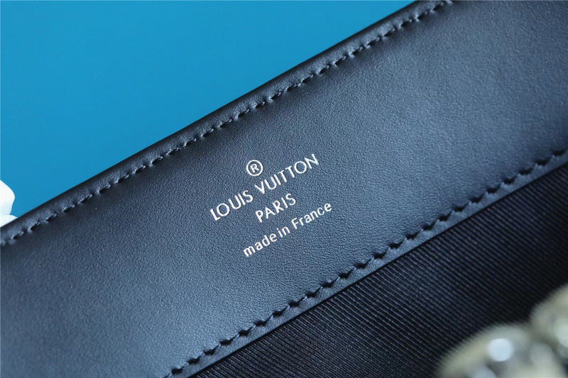 Franco Shops - Louis Vuittons  - 9804