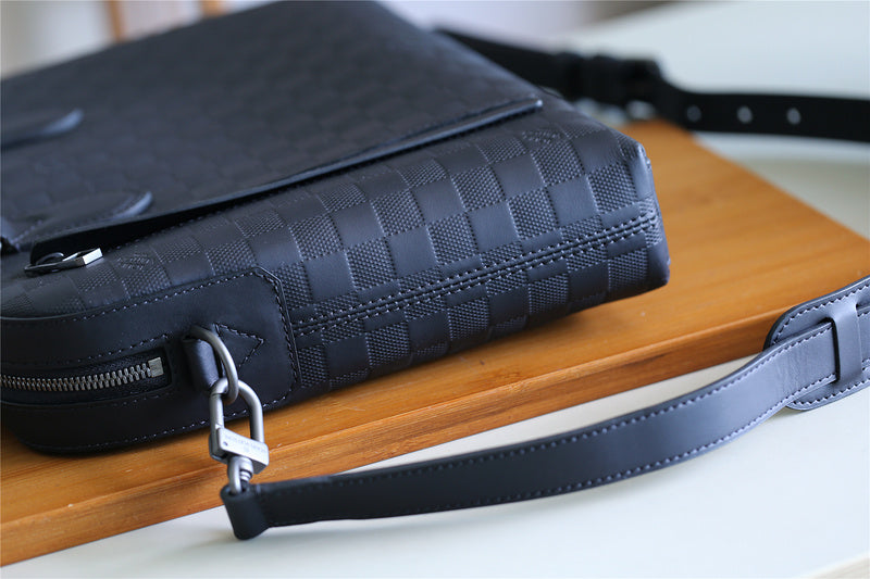 Franco Shops - Louis Vuittons  - 9827