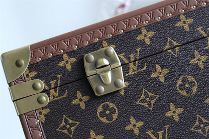 Franco Shops - Louis Vuittons  - 9513