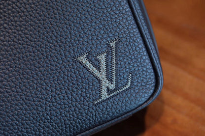 Franco Shops - Louis Vuittons  - 9828