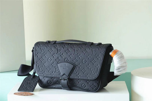 Franco Shops - Louis Vuittons  - 9889