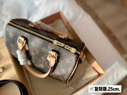 Franco Shops - Louis Vuittons  - 14933