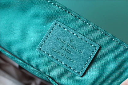 Franco Shops - Louis Vuittons  - 9921