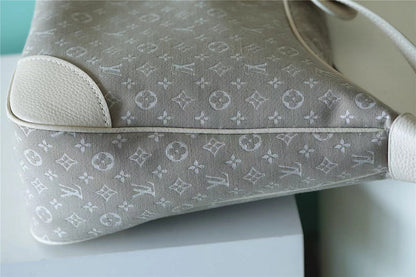 Franco Shops - Louis Vuittons  - 9943