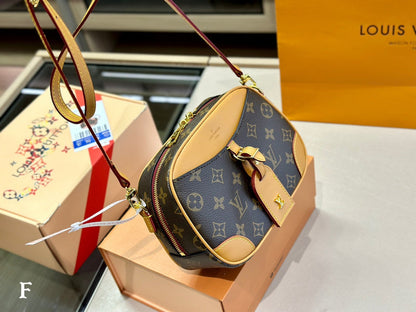Franco Shops - Louis Vuittons  - 15035