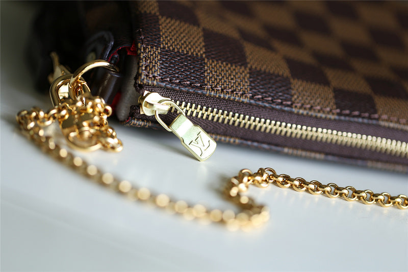 Franco Shops - Louis Vuittons  - 9377