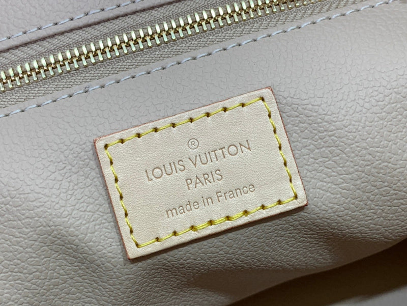 Franco Shops - Louis Vuittons  - 15810
