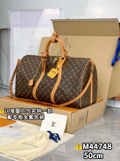 Franco Shops - Louis Vuittons  - 15301
