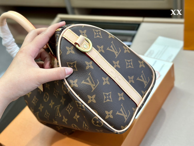 Franco Shops - Louis Vuittons  - 15046