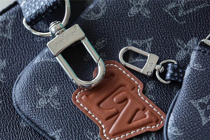 Franco Shops - Louis Vuittons  - 10054