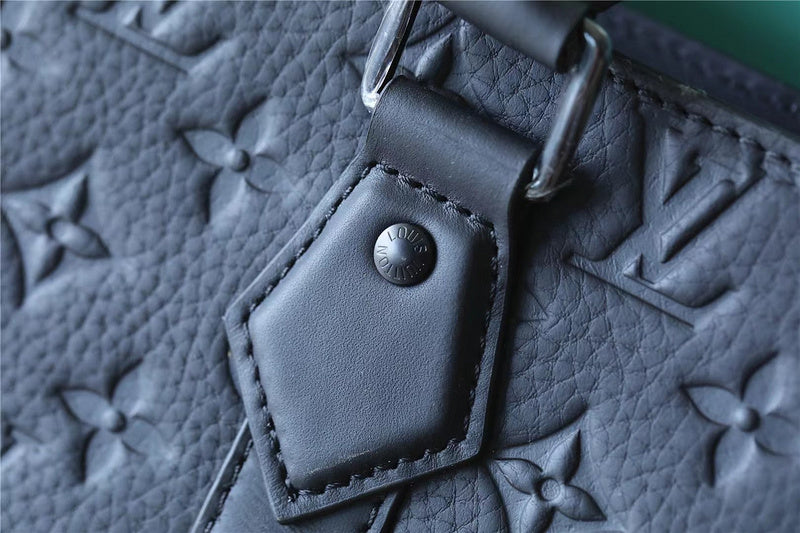 Franco Shops - Louis Vuittons  - 9781