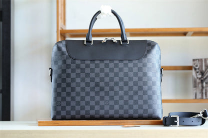 Franco Shops - Louis Vuittons  - 9852