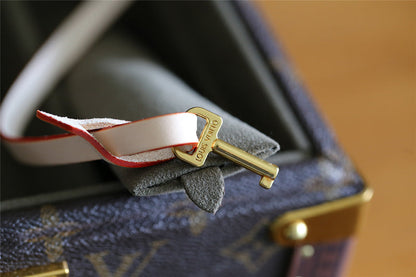 Franco Shops - Louis Vuittons  - 9550