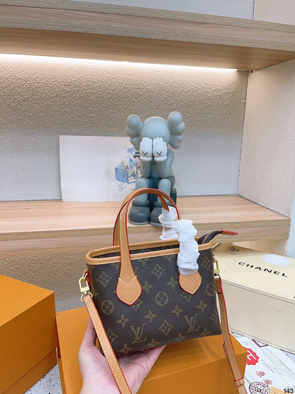 Franco Shops - Louis Vuittons  - 14877