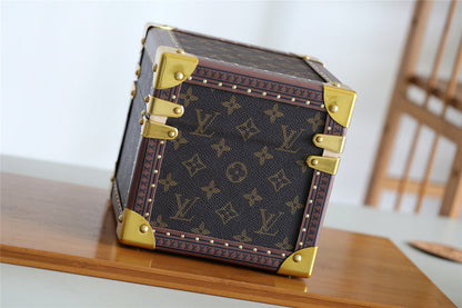 Franco Shops - Louis Vuittons  - 9540